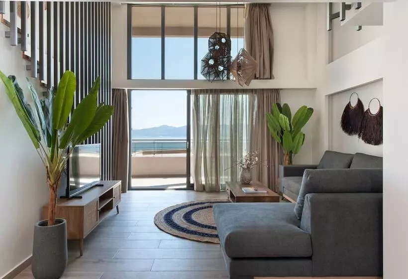 هتل Del Mare Suites