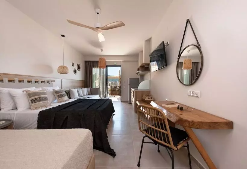 هتل Del Mare Suites