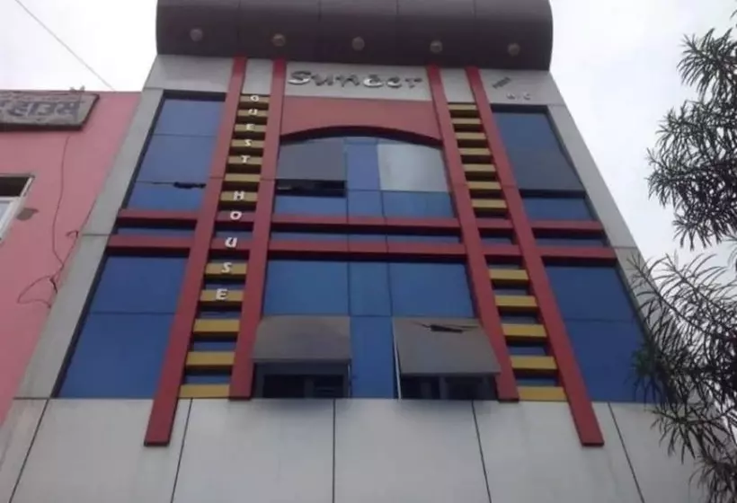 هتل Goroomgo Sunder Guest House Gorakhpur