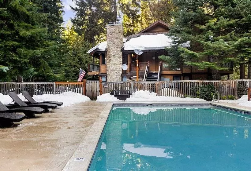 Hotelli Loge Alta Crystal