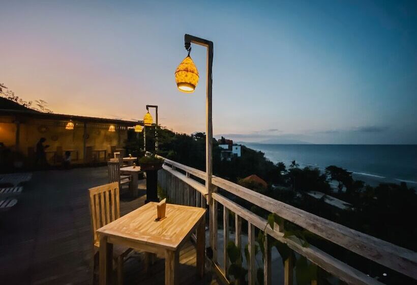 Отель Permata Hill Nusa Penida