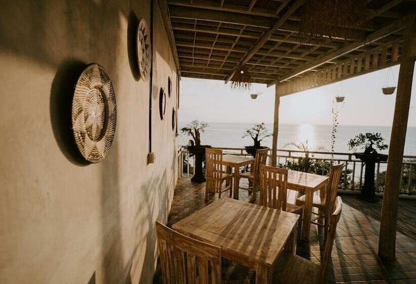 Отель Permata Hill Nusa Penida