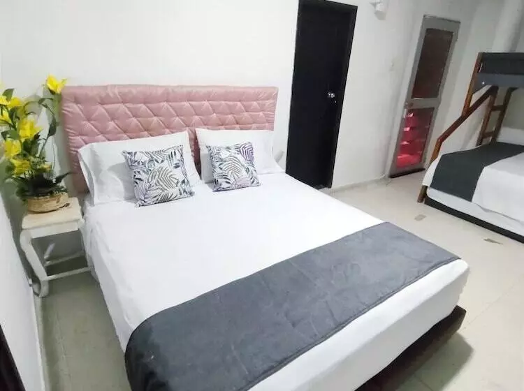 Hotelli Tranvia Santa Marta