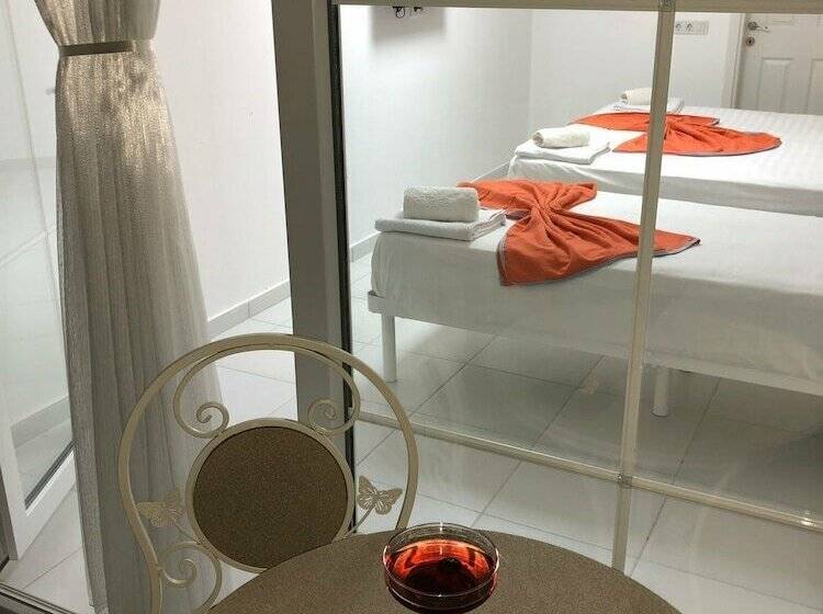 ホテル White Suite Rooms