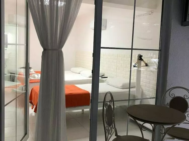 ホテル White Suite Rooms