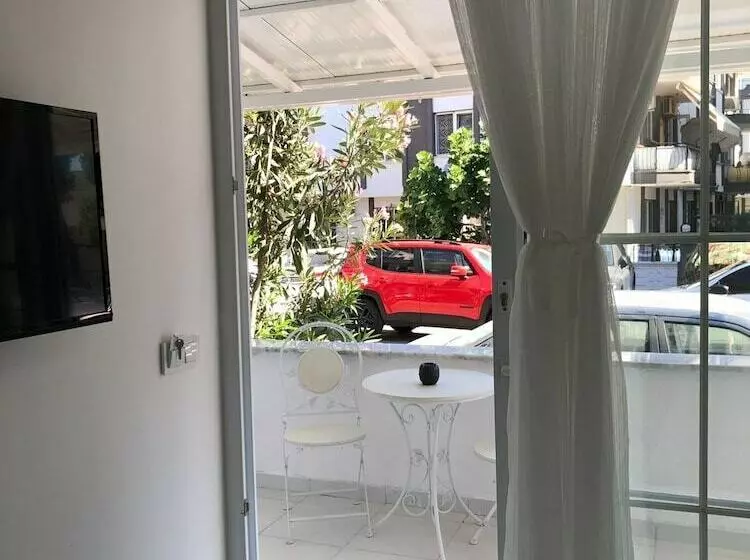 ホテル White Suite Rooms