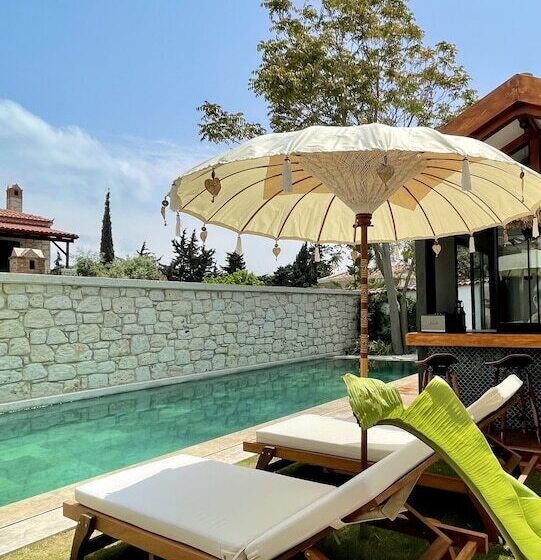 Paye Alaçatı Butik Otel