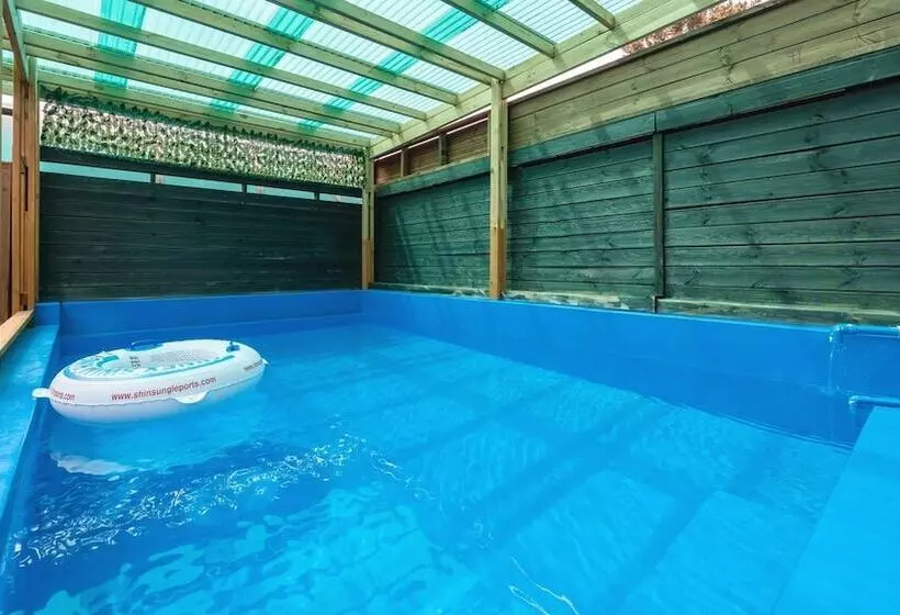 ペンション Boryeong Hiddenvillage Dokchae Poolvilla