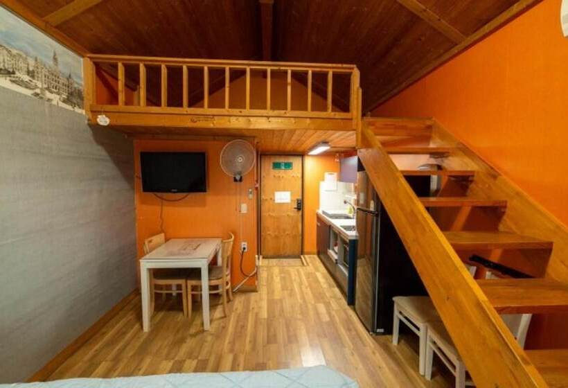 Pension (Hôtel basse catégorie) Boryeong Hiddenvillage Dokchae Poolvilla