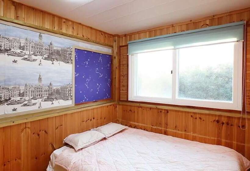 Pension (Hôtel basse catégorie) Boryeong Hiddenvillage Dokchae Poolvilla