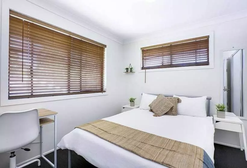 ペンション Bright Private Room In Pleasant Ashmore