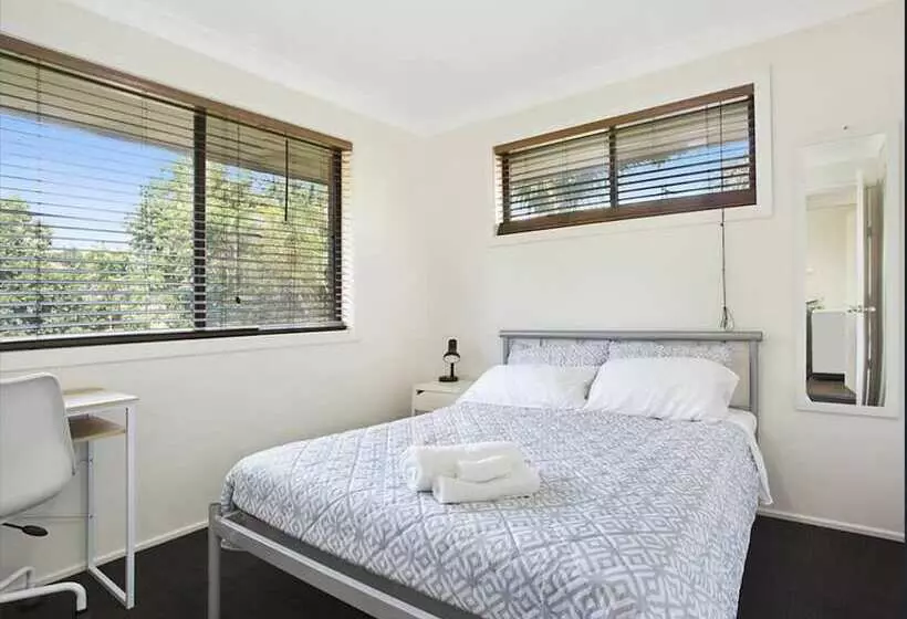 ペンション Bright Private Room In Pleasant Ashmore