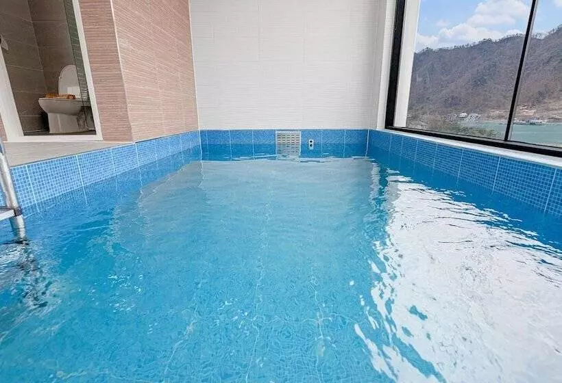 ペンション Gapyeong Bereuso Firstige Party Poolvill