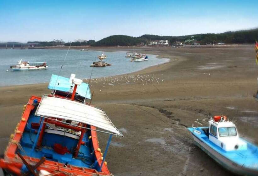 Taean Full Of Flower Scent Pension