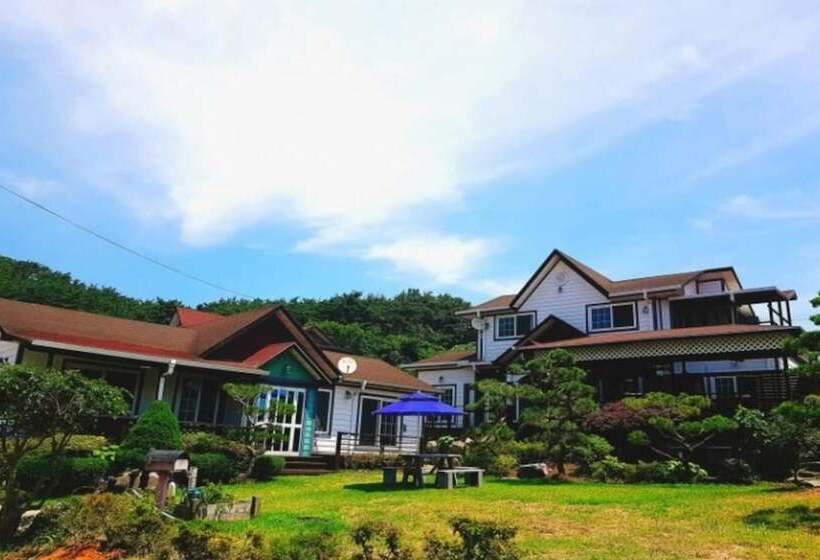 Taean Full Of Flower Scent Pension