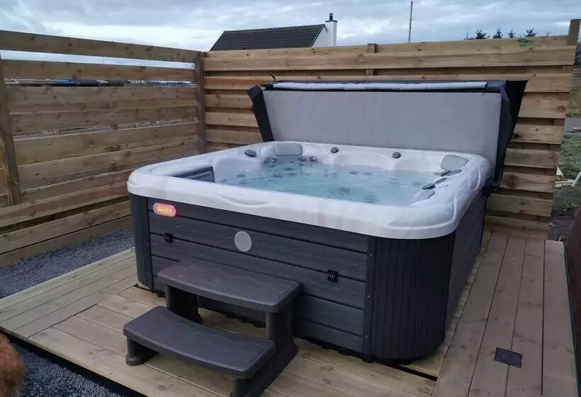 Achmeney Glamping Pod Larger Than Average Pod