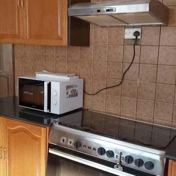 مبيت وإفطار Molo Meru