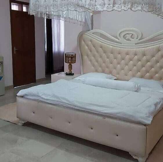 مبيت وإفطار Molo Meru