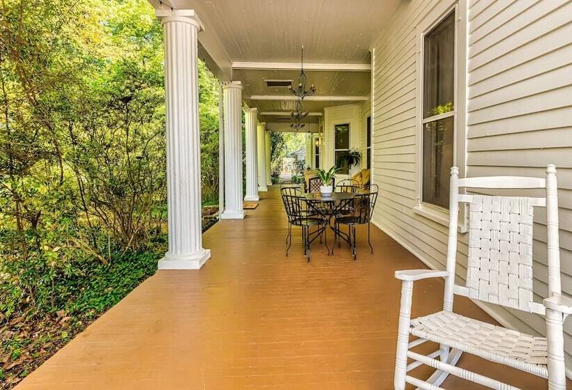 צימר Veranda Historic Inn
