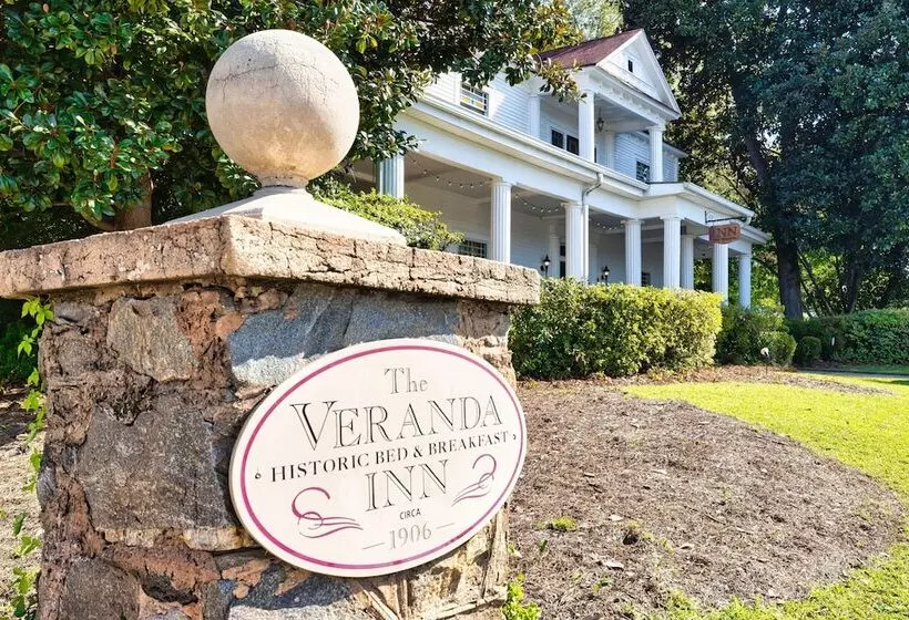 Aamiaismajoitus (B&B) Veranda Historic Inn