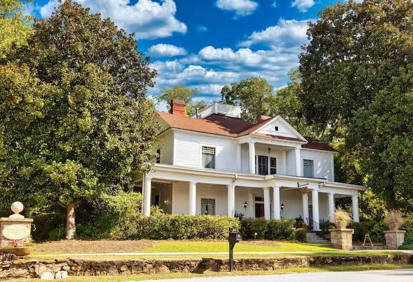 Aamiaismajoitus (B&B) Veranda Historic Inn