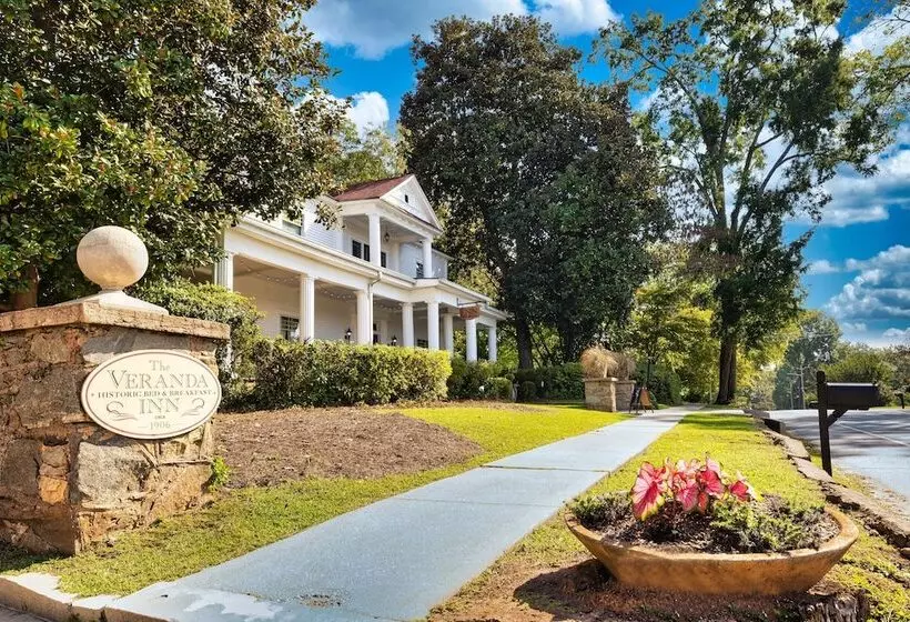 Aamiaismajoitus (B&B) Veranda Historic Inn