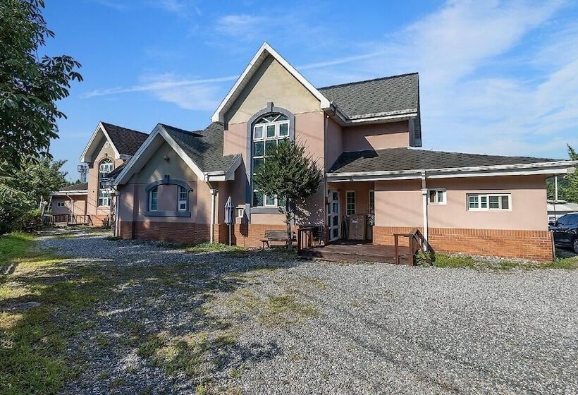 Gapyeong Dochi Vill Pension