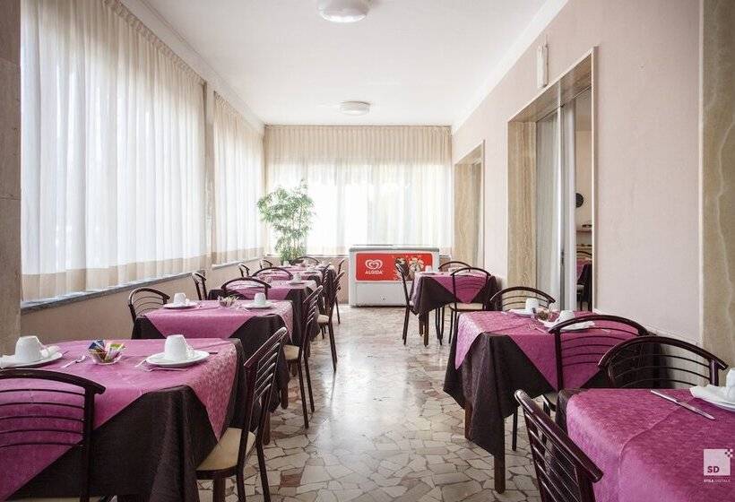 مسافرخانه Fattori