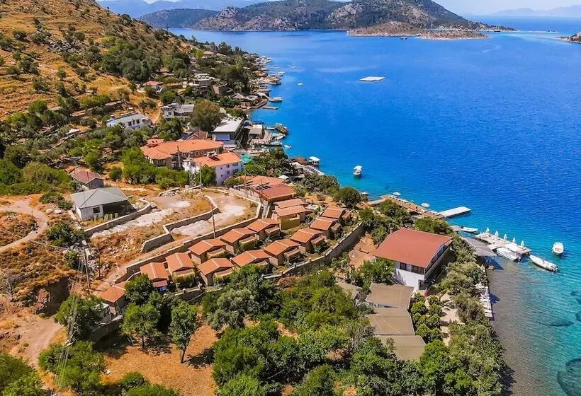 Hotelli Almond Bungalow