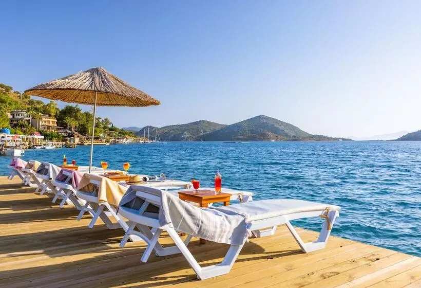 Hotelli Almond Bungalow