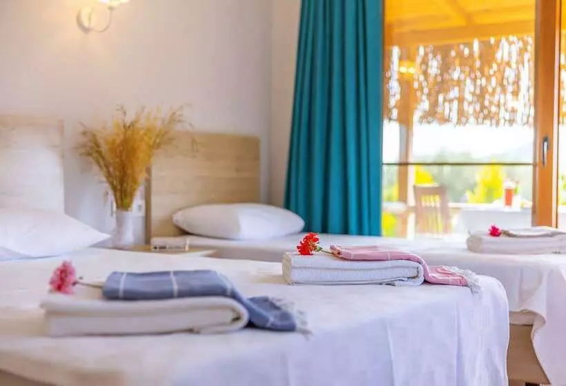 Hotelli Almond Bungalow