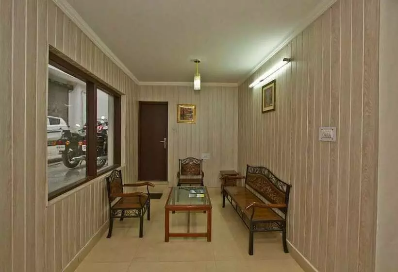 ホテル Goroomgo Elena Aastha Regency Manali