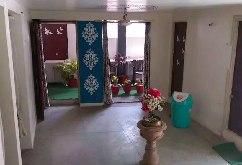 هتل Goroomgo International Guest   Gorakhpur