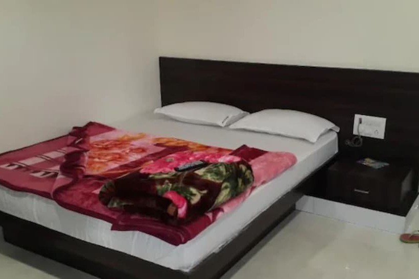 호텔 Goroomgo Vasu Jabalpur