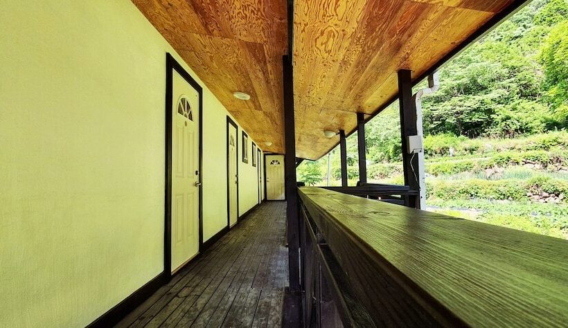Hotel Jirisan Yeonriji Pension