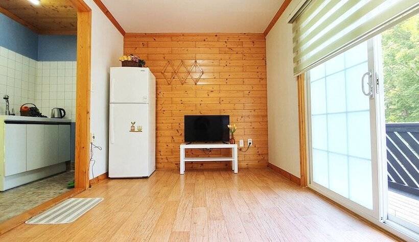 Hotel Jirisan Yeonriji Pension