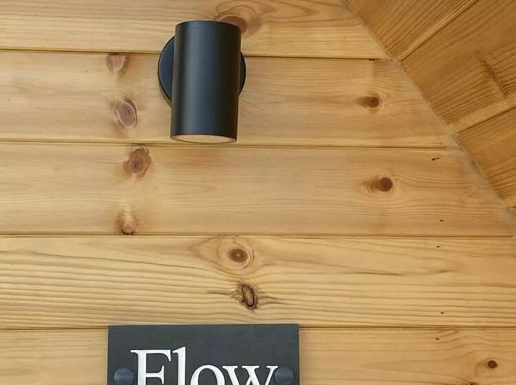 Hotelli Kirkapol Beach Pod   Flow