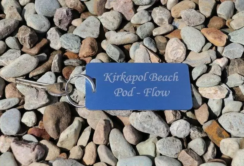 Hotelli Kirkapol Beach Pod   Flow
