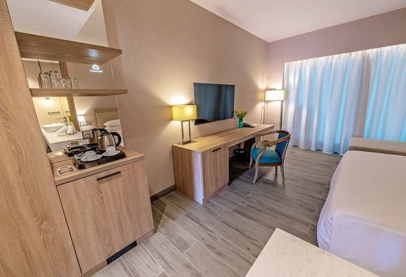 هتل Poseidon Beach Resort