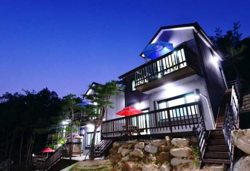 Jecheon The Pine Hill Pension