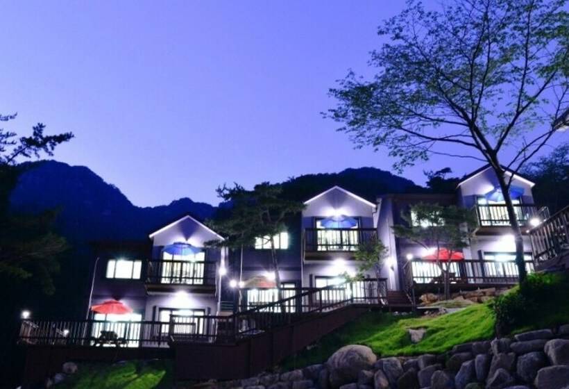 Jecheon The Pine Hill Pension