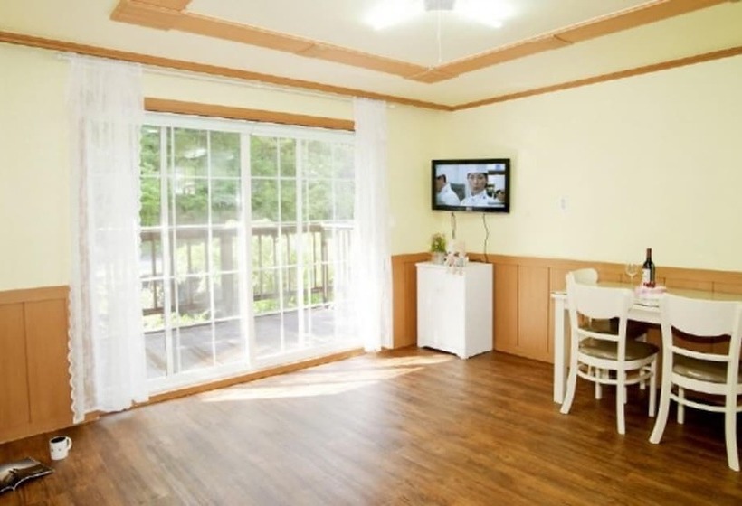 Miryang Mirinae Pension