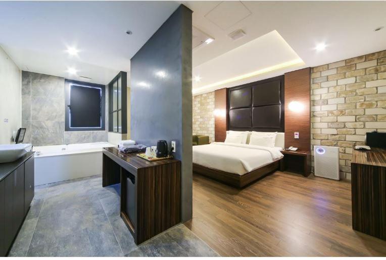 モーテル Stay 247