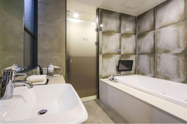 モーテル Stay 247