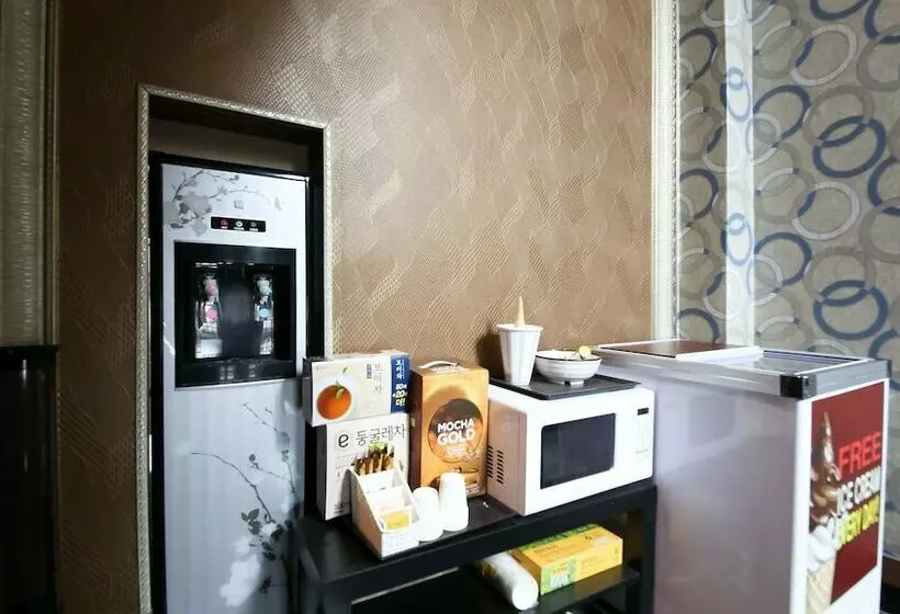 Motelli Jinju The First