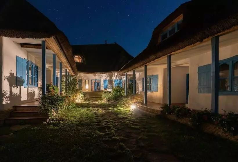 Majatalo 5 Chirpici - Small Traditional Resort