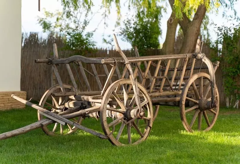 Majatalo 5 Chirpici - Small Traditional Resort