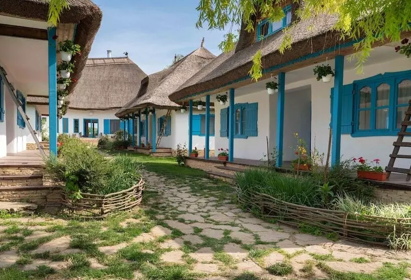 Majatalo 5 Chirpici - Small Traditional Resort