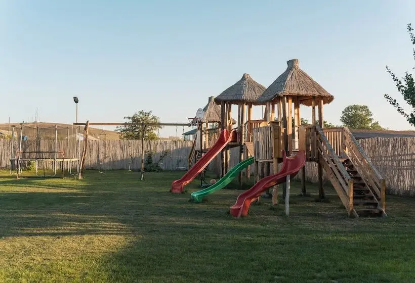 پانسیون 5 Chirpici - Small Traditional Resort