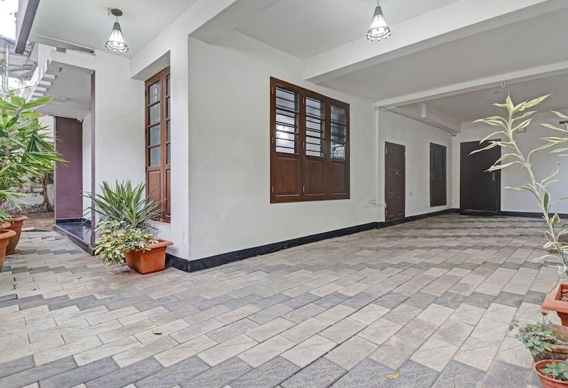 Pensionat Treebo Backpackers Inn